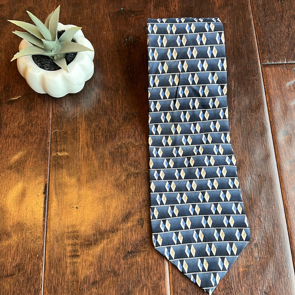 Stafford executive 100% silk tie navy blue with diamonds